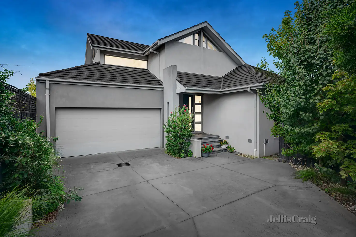Main view of Homely townhouse listing, 2/5 Small Road, Bentleigh VIC 3204