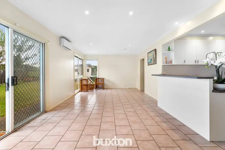 Fifth view of Homely house listing, 4 Ashbrook Court, Oakleigh South VIC 3167