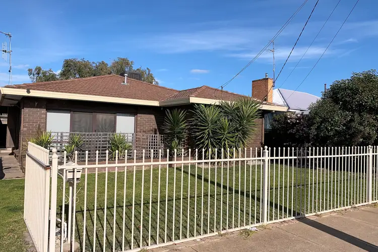 6 Pearce Street