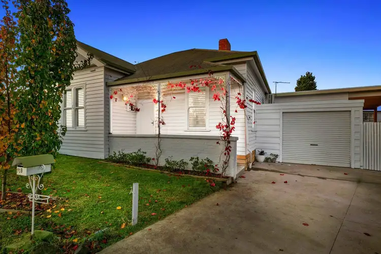 9 Cecil Court, Newcomb VIC 3219