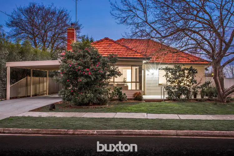 33 Lawrence Street, Alfredton VIC 3350