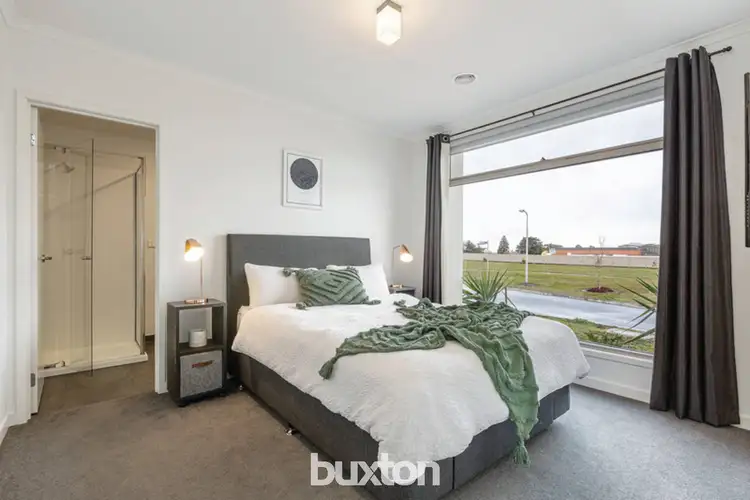 Fifth view of Homely house listing, 18 Sorrento Drive, Alfredton VIC 3350