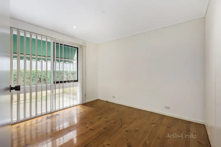 Fifth view of Homely house listing, 27 Fran Crescent, Viewbank VIC 3084