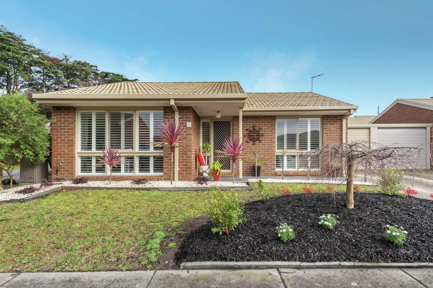 Main view of Homely unit listing, 3/2-18 Bourke Road, Oakleigh South VIC 3167