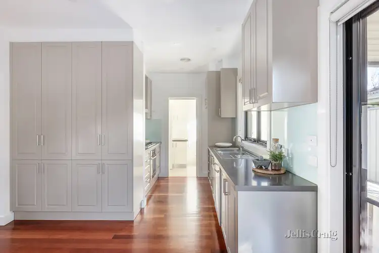 Fifth view of Homely townhouse listing, 1f Tovan Akas Avenue, Bentleigh VIC 3204