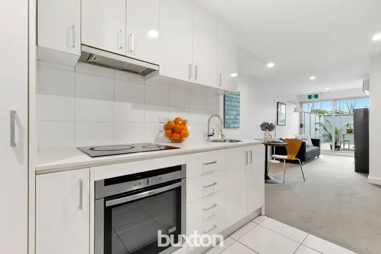 2/24 Haughton Road, Oakleigh VIC 3166