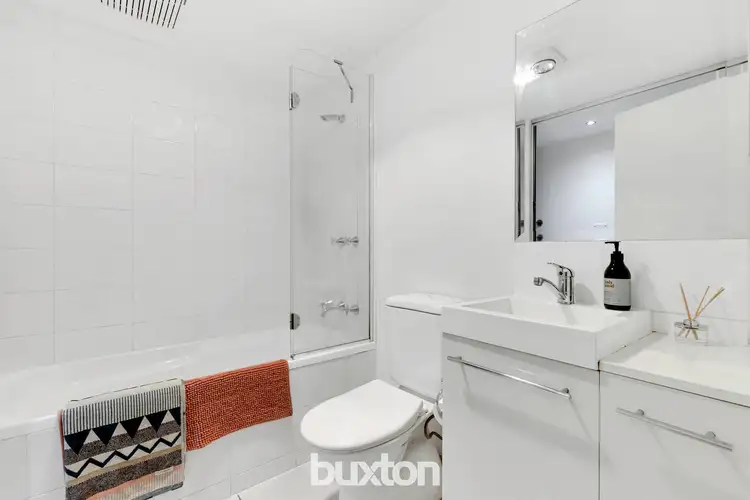 Sixth view of Homely apartment listing, 2/24 Haughton Road, Oakleigh VIC 3166