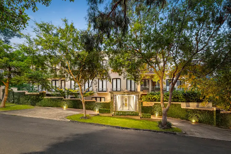 8/2 Lansell Court, Toorak VIC 3142