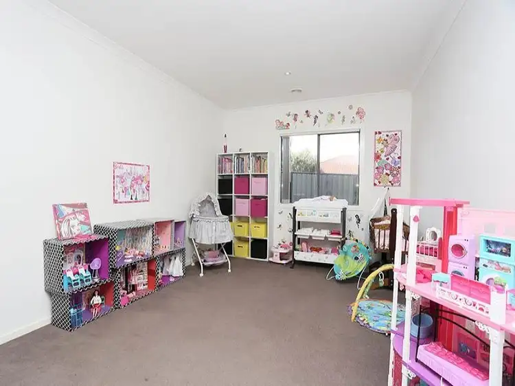 Fifth view of Homely house listing, 71 Charteris Dr, Craigieburn VIC 3064