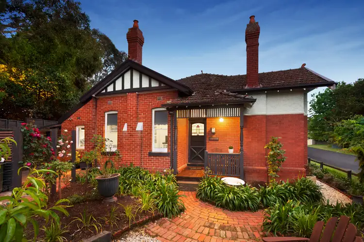 2 Bow Crescent, Camberwell VIC 3124