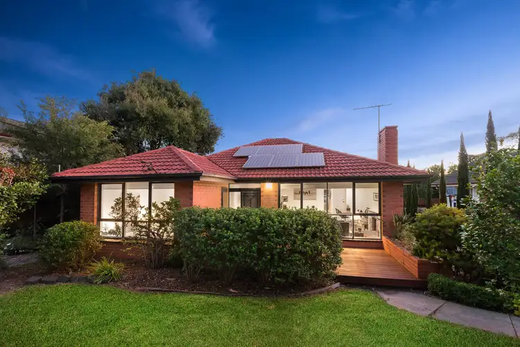 8 Outlook Drive, Nunawading VIC 3131