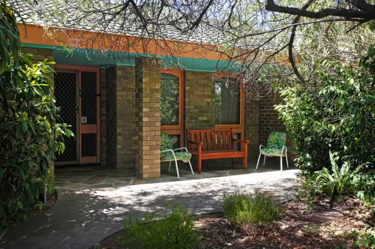 2 Brian Road, Woodend VIC 3442