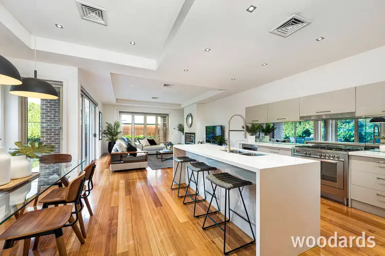17 Highbury Grove, Kew VIC 3101