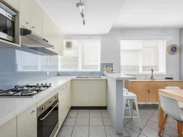 Fifth view of Homely apartment listing, 2/13 Phillip Street, Bentleigh VIC 3204