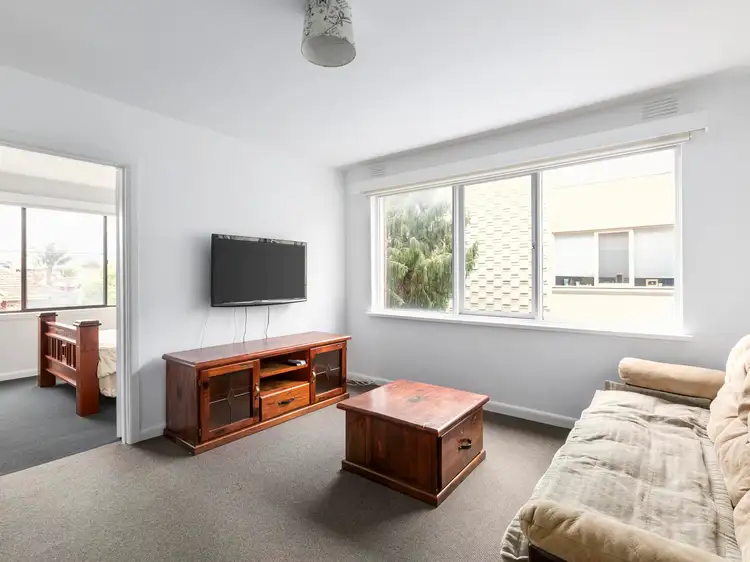 Third view of Homely apartment listing, 4/17 Oak Grove, Ripponlea VIC 3185