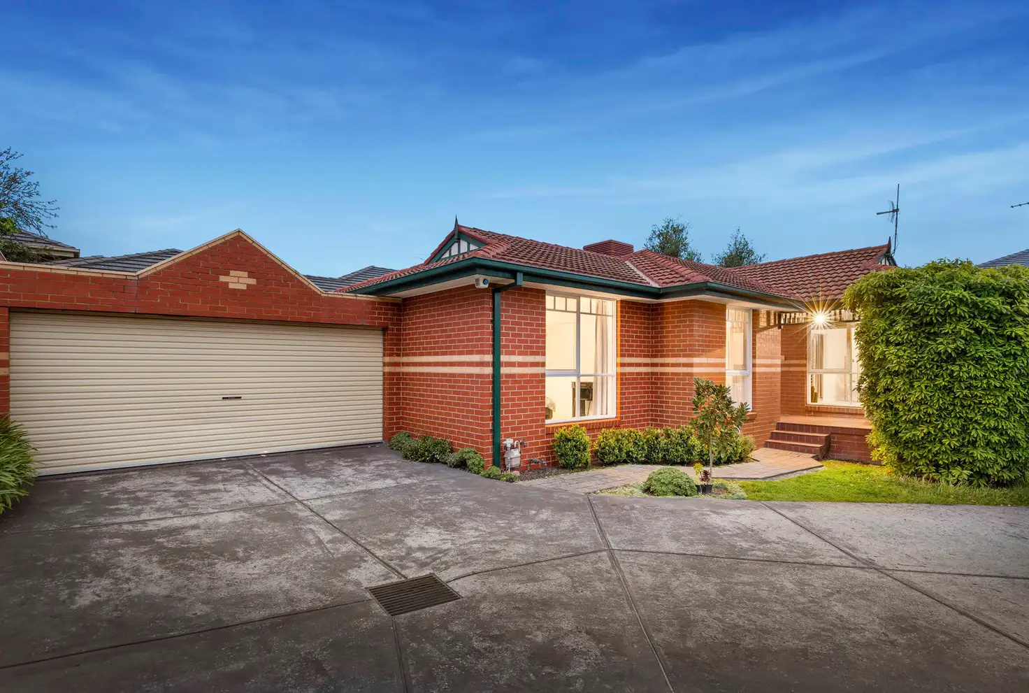 Main view of Homely unit listing, 2/2-4 Bellevue Avenue, Doncaster East VIC 3109