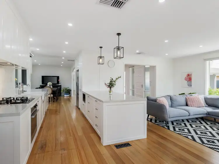 Fourth view of Homely house listing, 9 Jindalee Avenue, Yallambie VIC 3085