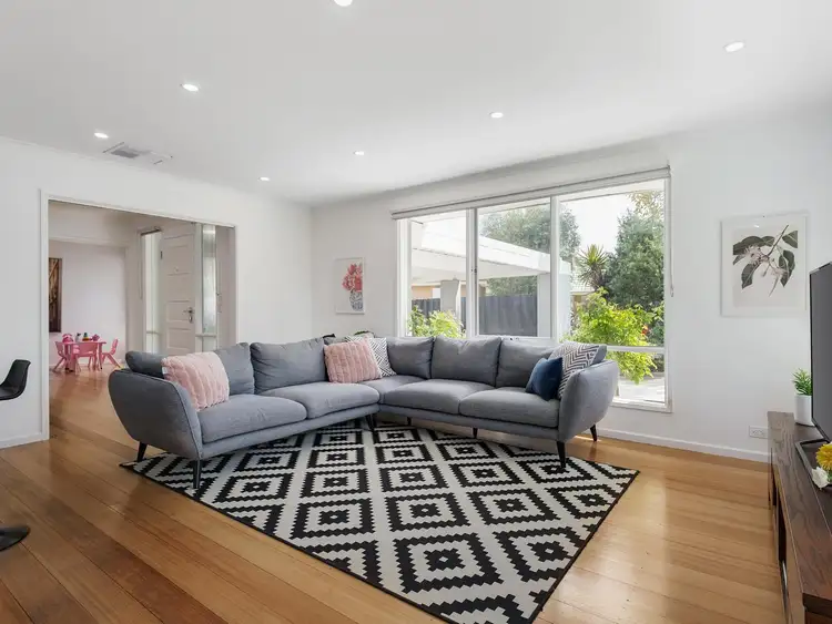 Fifth view of Homely house listing, 9 Jindalee Avenue, Yallambie VIC 3085