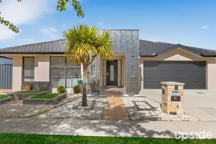 16 Gavin Long Street, Franklin ACT 2913