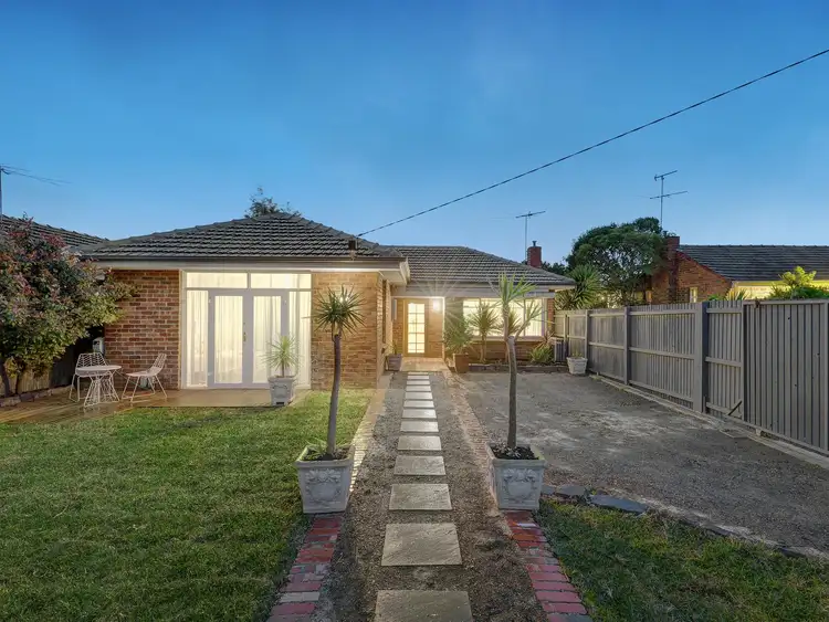 Main view of Homely townhouse listing, 1/121 Tambet Street, Bentleigh East VIC 3165