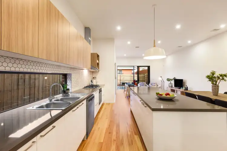 Sixth view of Homely townhouse listing, 370A Chesterville Road, Bentleigh East VIC 3165