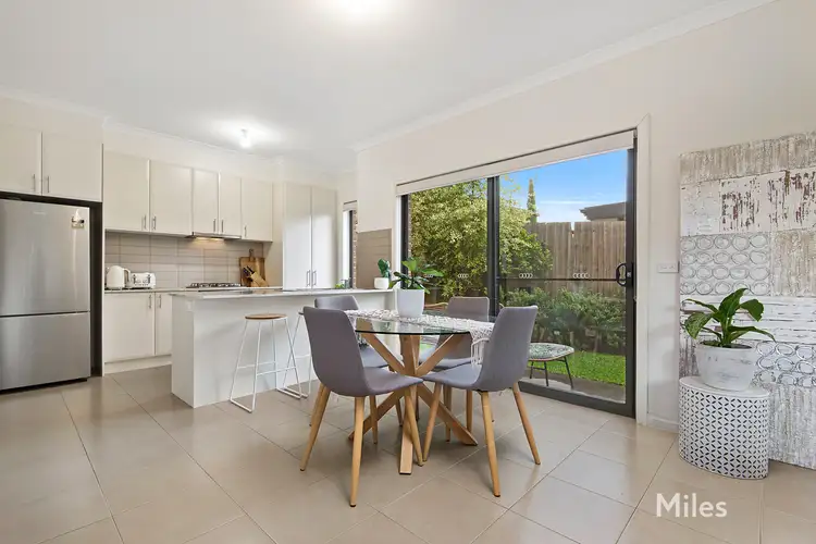 2/25 Falcon Road, Macleod VIC 3085