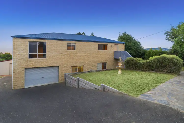9 Saunders Close, Mount Pleasant VIC 3350