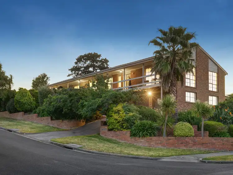 34 Santa Rosa Boulevard, Doncaster East VIC 3109