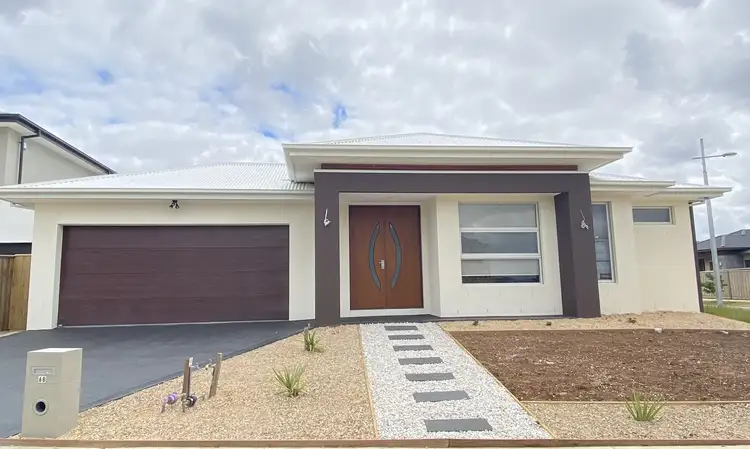 68 Treeve Parkway, Werribee VIC 3030