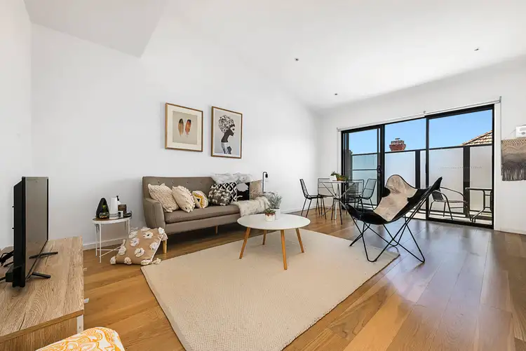 Third view of Homely apartment listing, 3/110 Atherton Road, Oakleigh VIC 3166