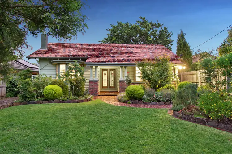 15 Mountain View Parade, Rosanna VIC 3084
