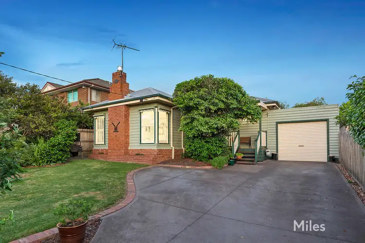 12 Hylton Crescent, Rosanna VIC 3084