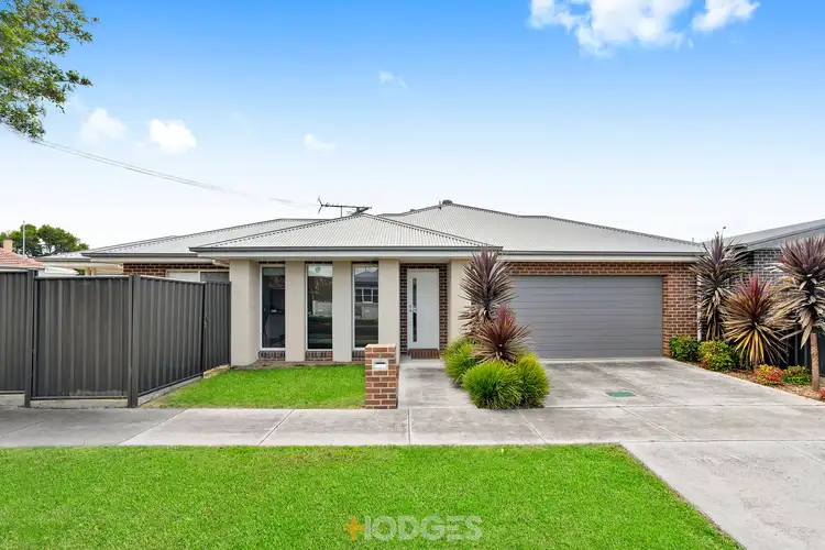 8 Taliska Avenue, Hamlyn Heights VIC 3215