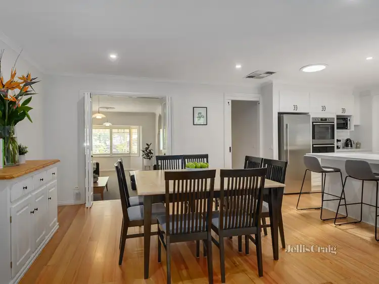 Fifth view of Homely house listing, 6 Victoria Close, Eltham VIC 3095