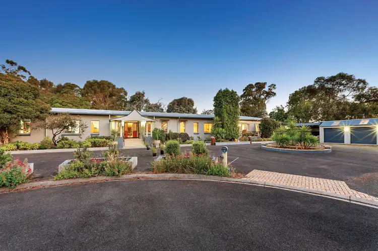 7 Highvista Grove, Ballarat East VIC 3350