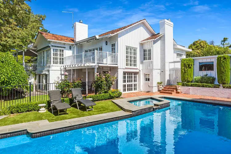 31-33 Ravenscourt Crescent, Mount Eliza VIC 3930