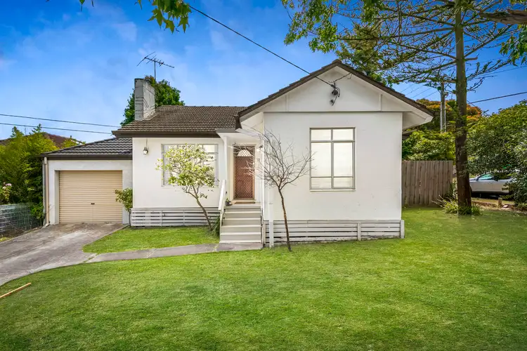 38 Jindabyne Avenue, Chadstone VIC 3148