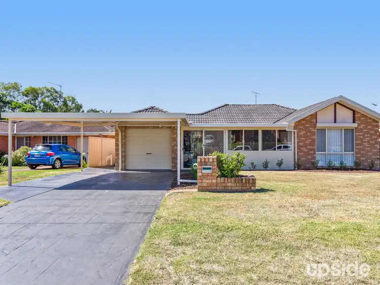 6 Gunn Place, St Helens Park NSW 2560