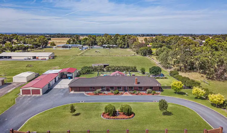 27 Home Road, Nar Nar Goon VIC 3812