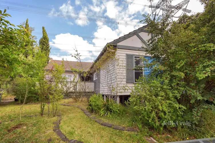 5 Hillcrest Avenue, Ringwood VIC 3134
