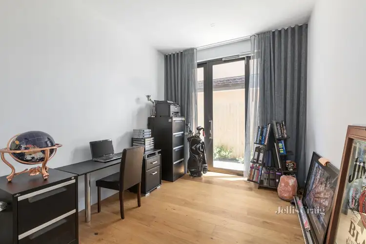 Sixth view of Homely apartment listing, 2/13 Quinns Road, Bentleigh East VIC 3165