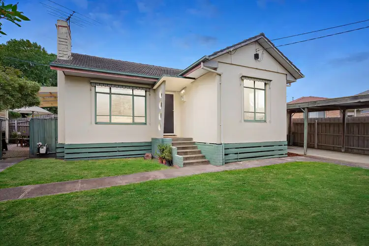 8 Walcha Court, Chadstone VIC 3148