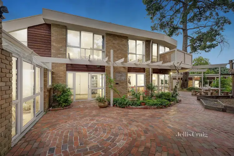 2 Davy Lane, Forest Hill VIC 3131