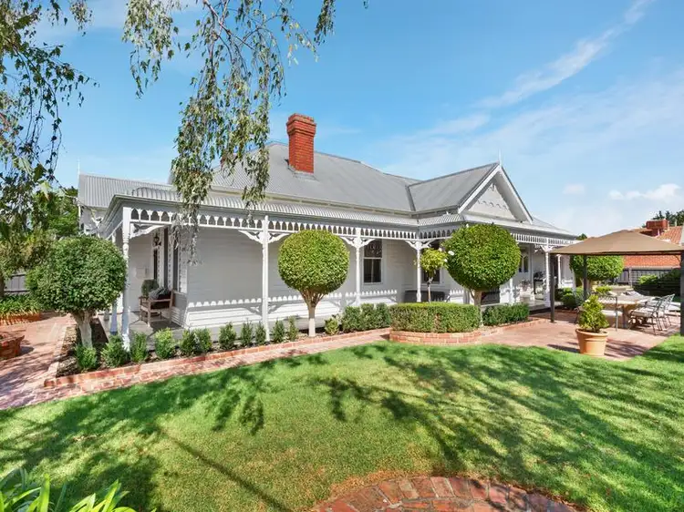 38 Holywood Grove, Carnegie VIC 3163