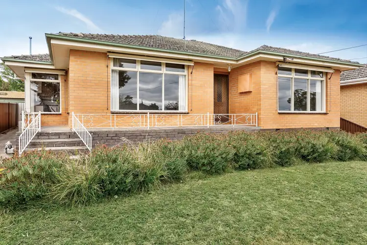 10 Lavinia Drive, Ballarat North VIC 3350