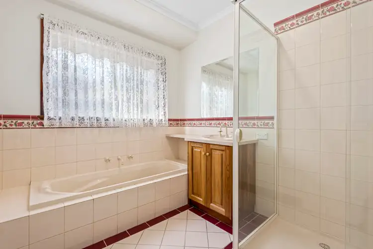 Fifth view of Homely house listing, 10 Cypress Court, Lara VIC 3212