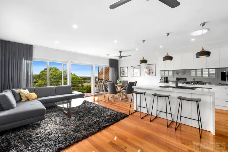 1/12 Jinjella Road, Highton VIC 3216
