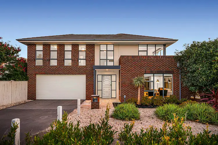20 Pebble Beach Place, Heatherton VIC 3202
