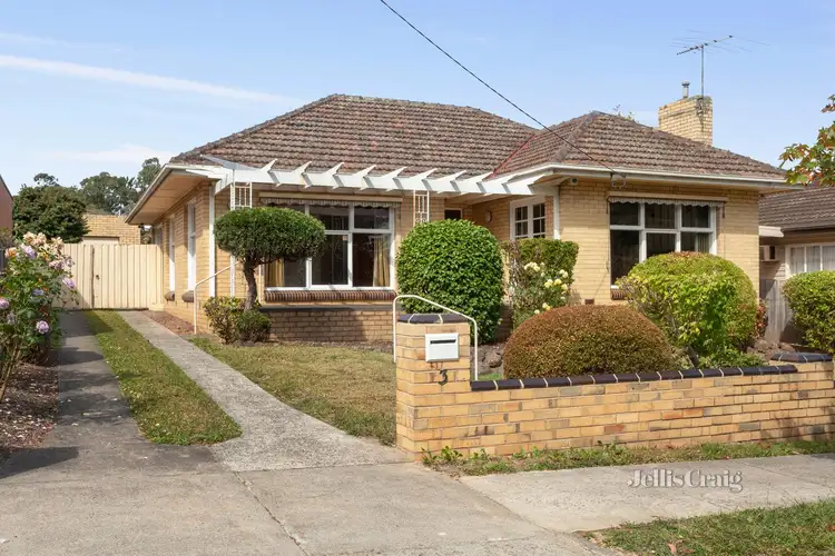 3 Stirling Road