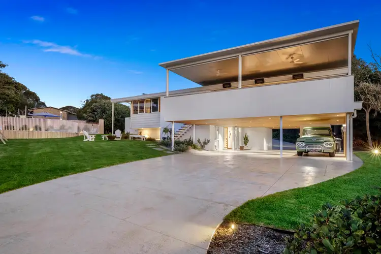 16-18 Matong Road, Mount Eliza VIC 3930